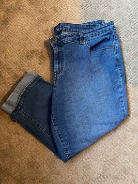 Style & Co. Midwash Blue Capri Jeans
